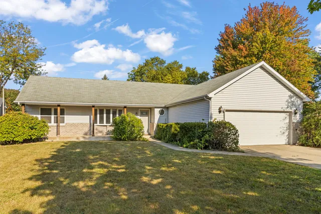 $339,000 | 2337 Golfview Drive, Joliet, IL 60435