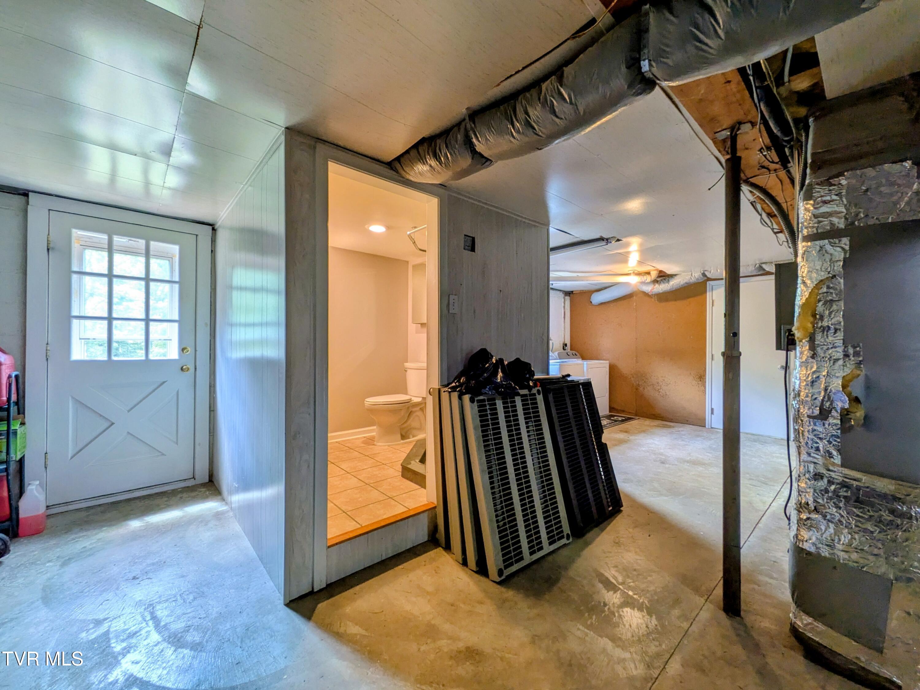 1129 Jackson Hollow Road Kingsport, TN 37663 - Photo 41 of 59 Basement(7)