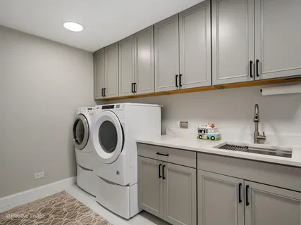 $1,250,000 | 3800 Cindy Lane, Glenview, IL 60025