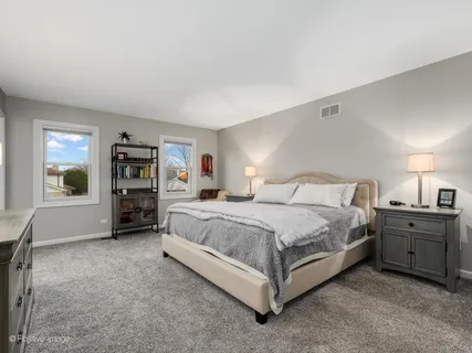 $1,250,000 | 3800 Cindy Lane, Glenview, IL 60025