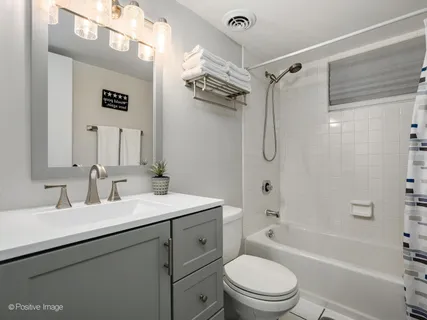 $1,250,000 | 3800 Cindy Lane, Glenview, IL 60025
