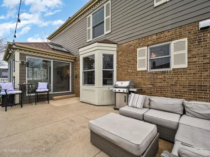 $1,250,000 | 3800 Cindy Lane, Glenview, IL 60025