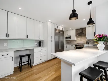 $1,250,000 | 3800 Cindy Lane, Glenview, IL 60025