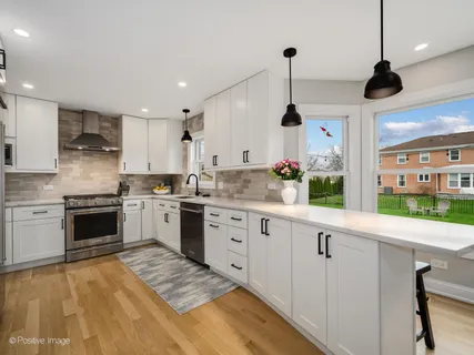 $1,250,000 | 3800 Cindy Lane, Glenview, IL 60025