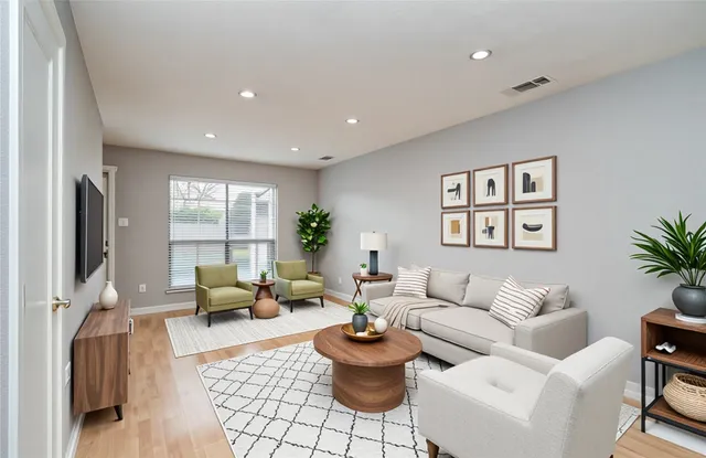 $129,900 | 8801 Hammerly Boulevard, Unit 1704, Houston, TX 77080