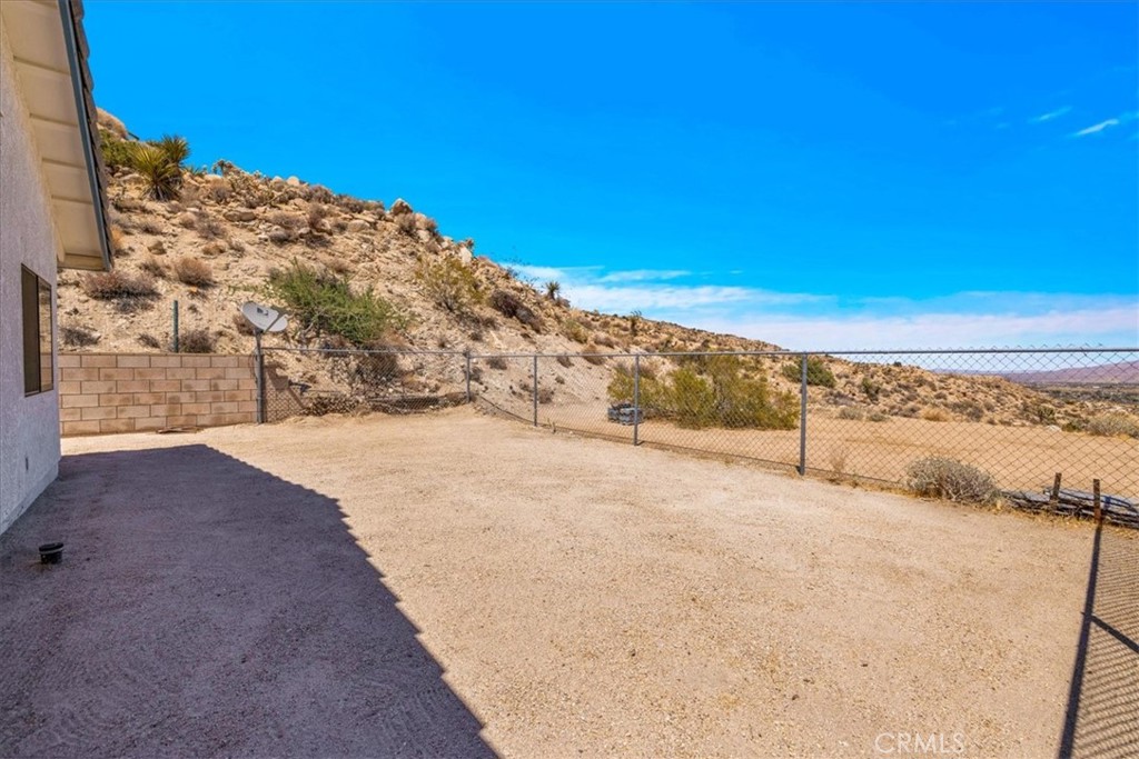6177 Mandarin Road Yucca Valley, CA 92284 - Photo 33 of 58