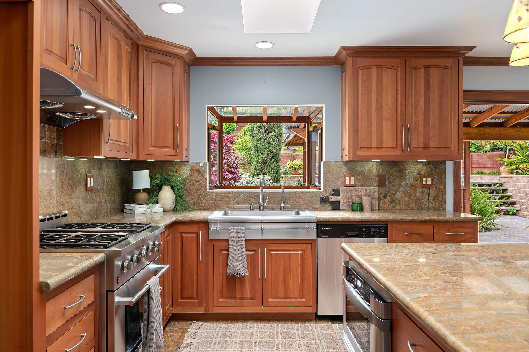 729 Fellowship Road Santa Barbara, CA 93109 - Photo 16 of 52 15-web-or-mls-15 - Kitchen