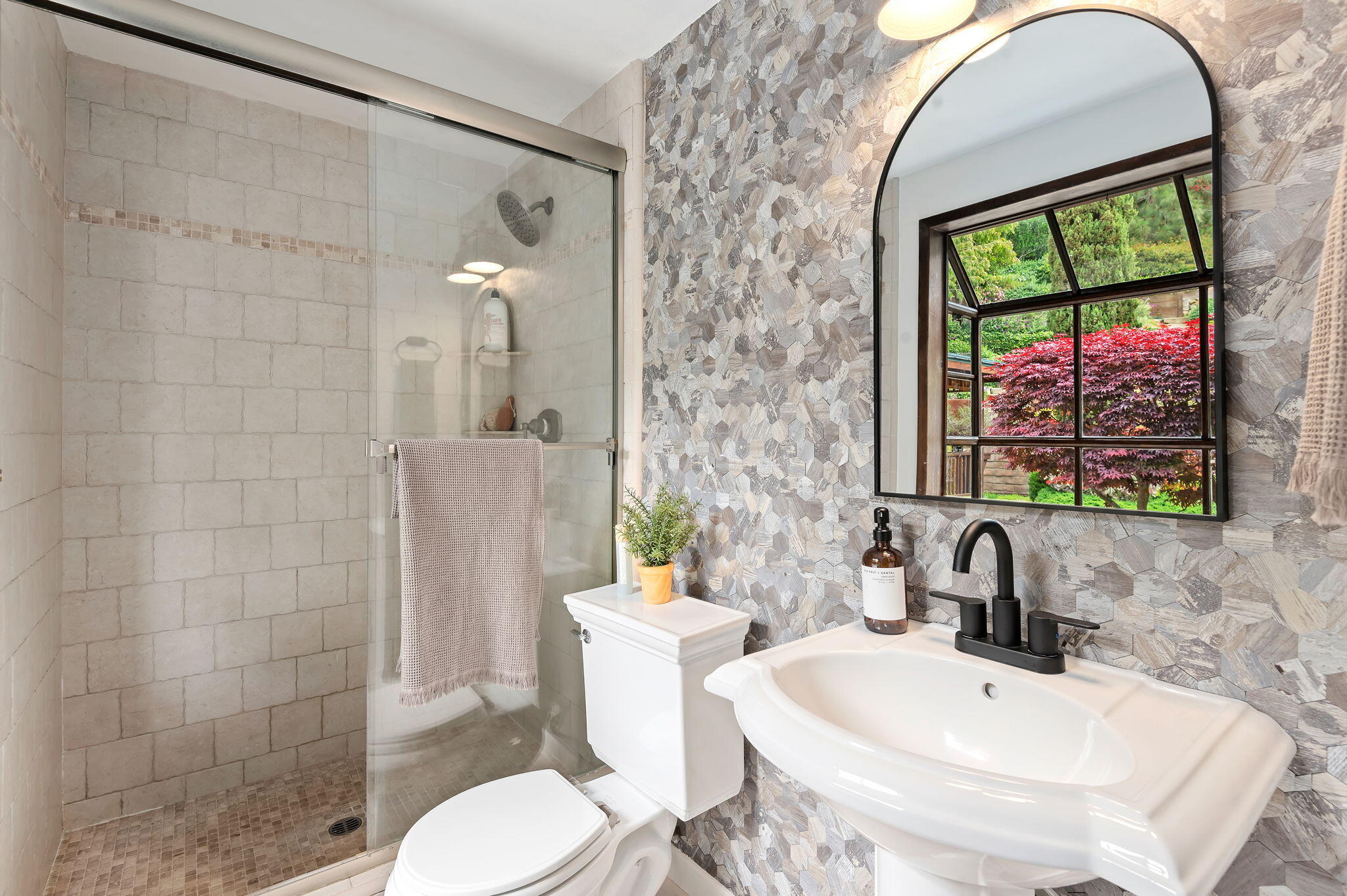 729 Fellowship Road Santa Barbara, CA 93109 - Photo 21 of 52 18-web-or-mls-18 - Primary Bathroom