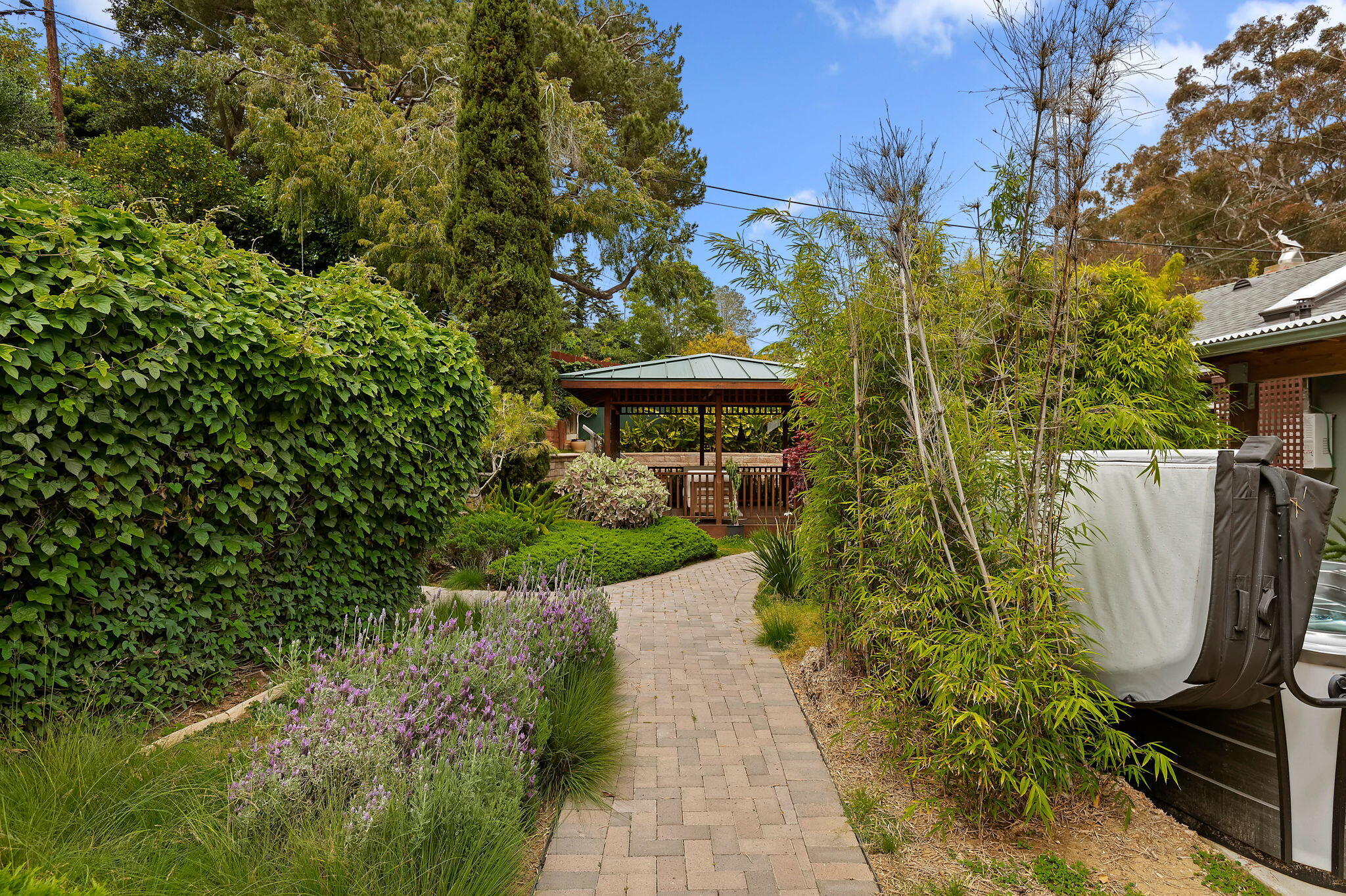 729 Fellowship Road Santa Barbara, CA 93109 - Photo 27 of 52 30-web-or-mls-30 - Walkway