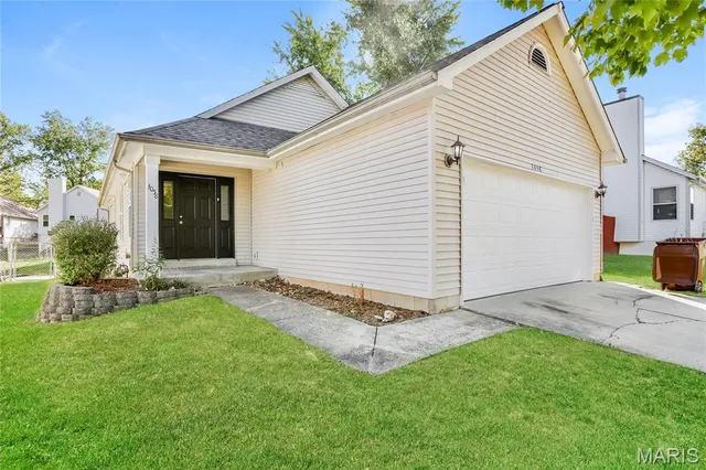 $315,000 | 3058 Plum Creek Drive, St. Peters, MO 63303
