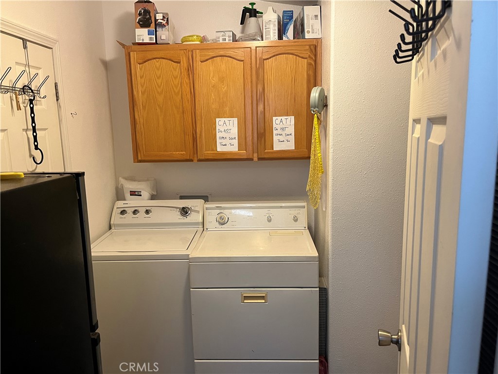 39950 7 Oaks Road, Unit 41 Angelus Oaks, CA 92305 - Photo 18 of 21 LAUNDRY ROOM