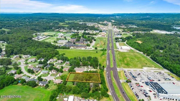 $85,000 | 2025 North Charles G Seivers Boulevard, Clinton, TN 37716