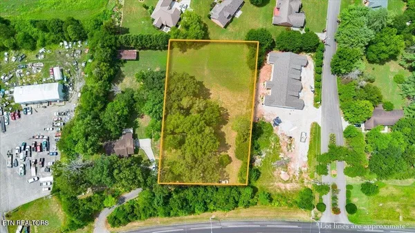 $85,000 | 2025 North Charles G Seivers Boulevard, Clinton, TN 37716