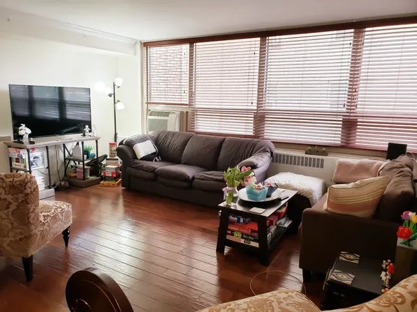 $2,450 | 3950 North Lake Shore Drive, Unit 509B, Chicago, IL 60613