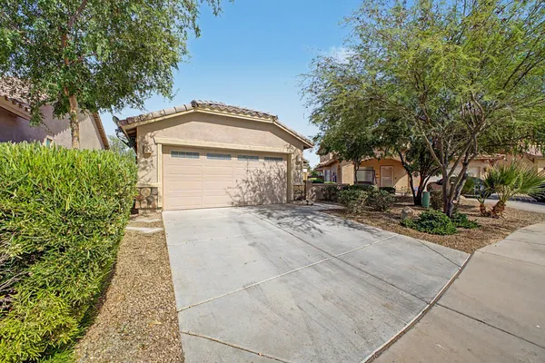 $1,695 | 17447 North Marina Avenue, Maricopa, AZ 85139
