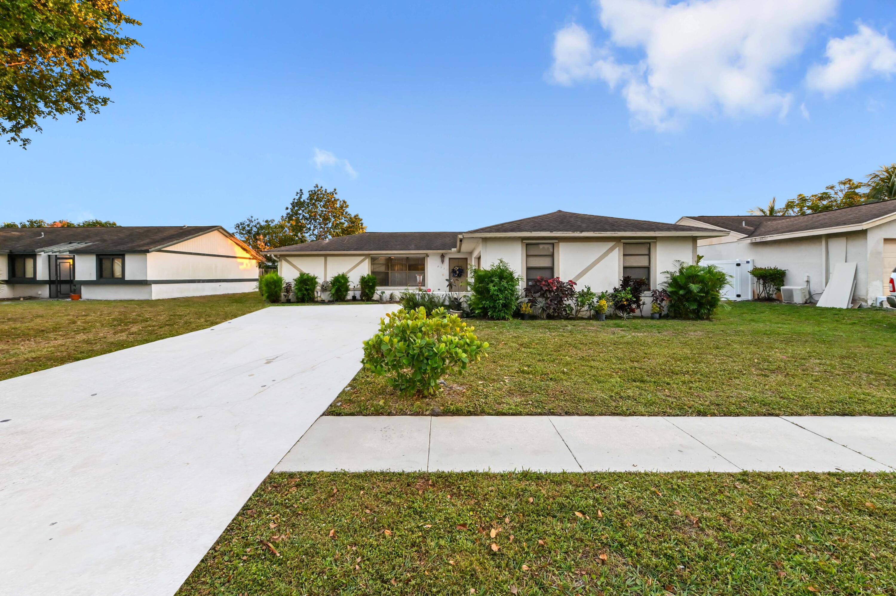 2531 Doral Way Riviera Beach, FL 33407 - Photo 1 of 27 02 front 02