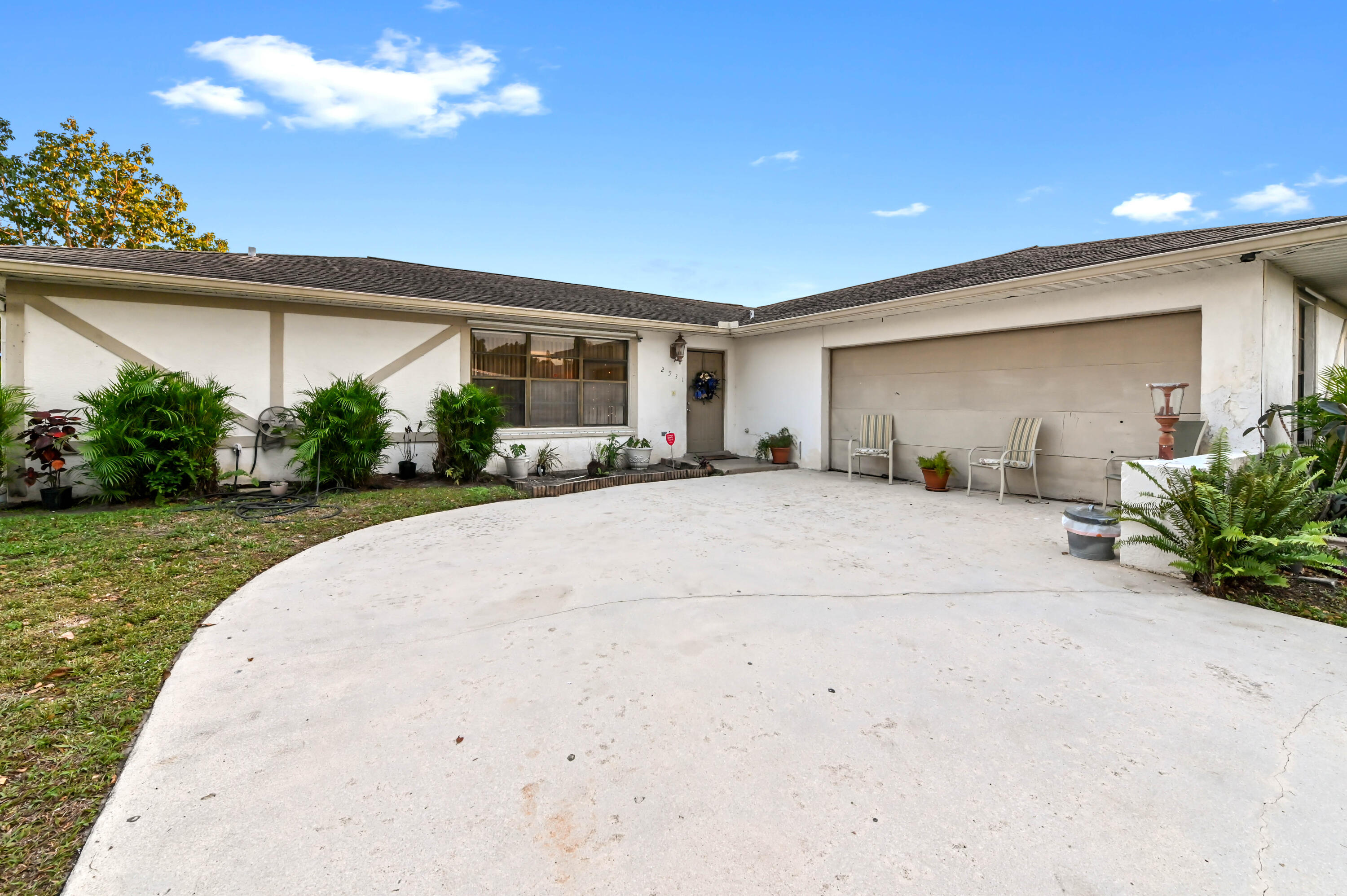2531 Doral Way Riviera Beach, FL 33407 - Photo 2 of 27 01 front 01