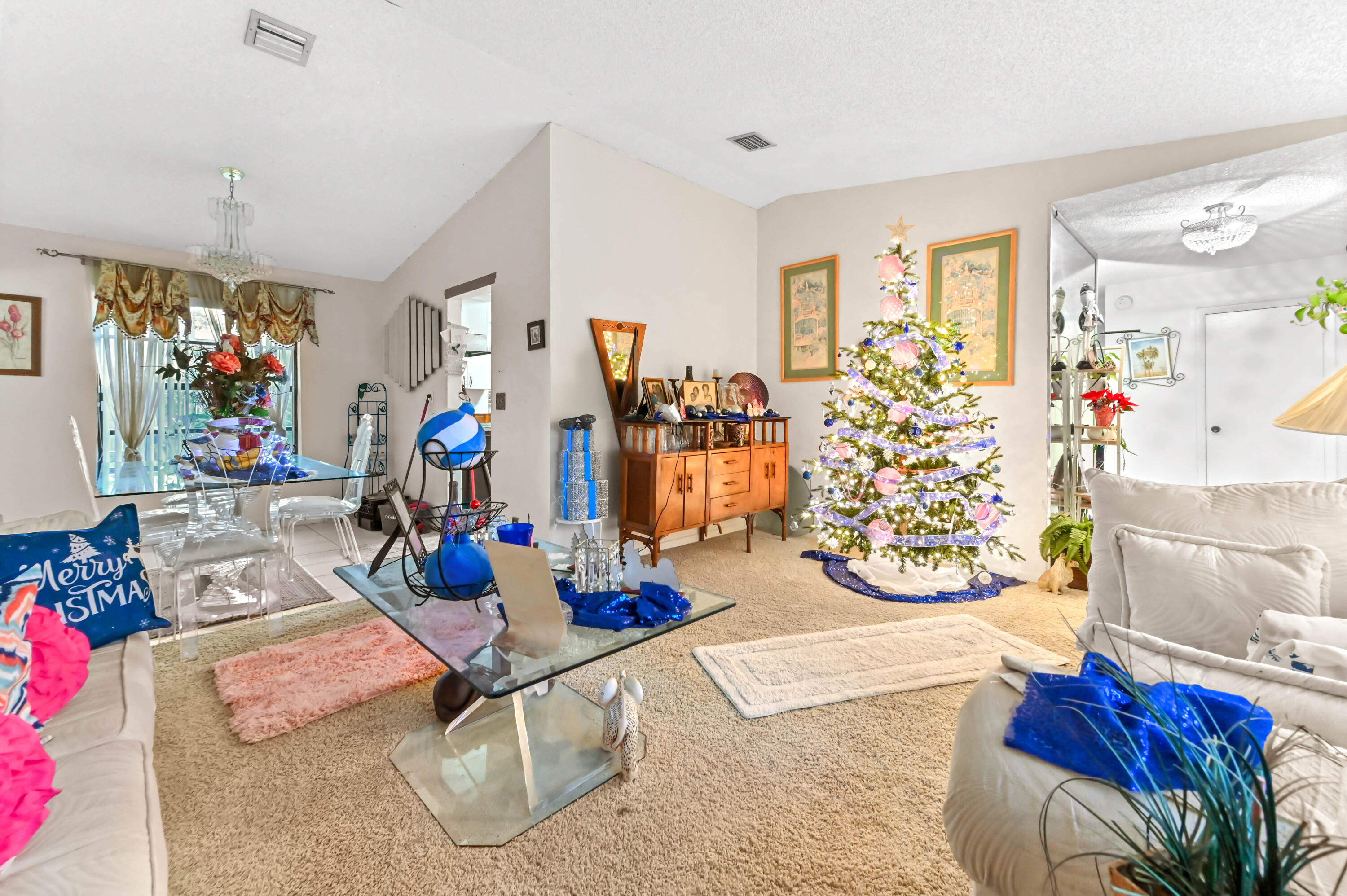 2531 Doral Way Riviera Beach, FL 33407 - Photo 4 of 27 11 living room 05