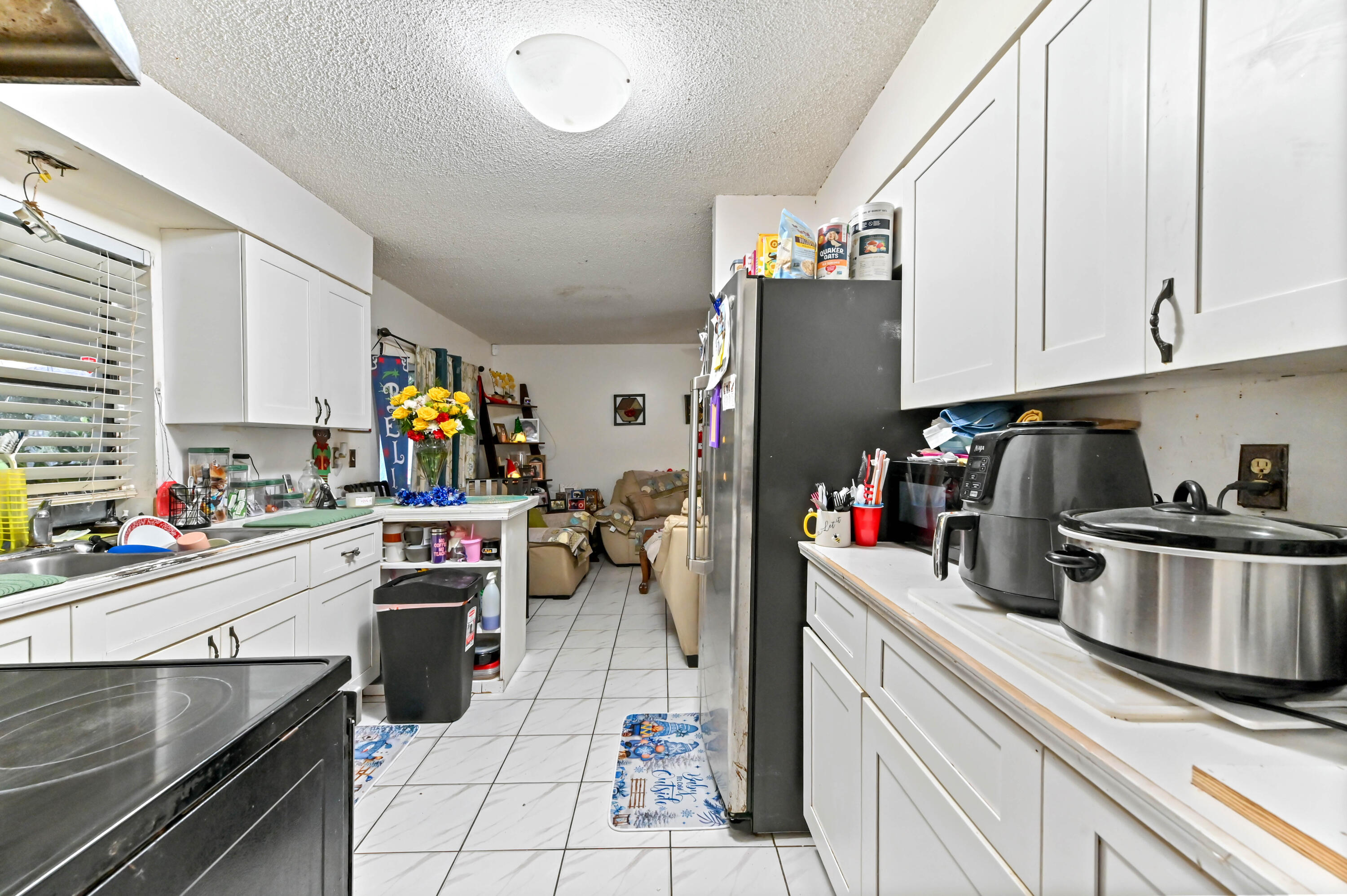 2531 Doral Way Riviera Beach, FL 33407 - Photo 9 of 27 18 kitchen 02