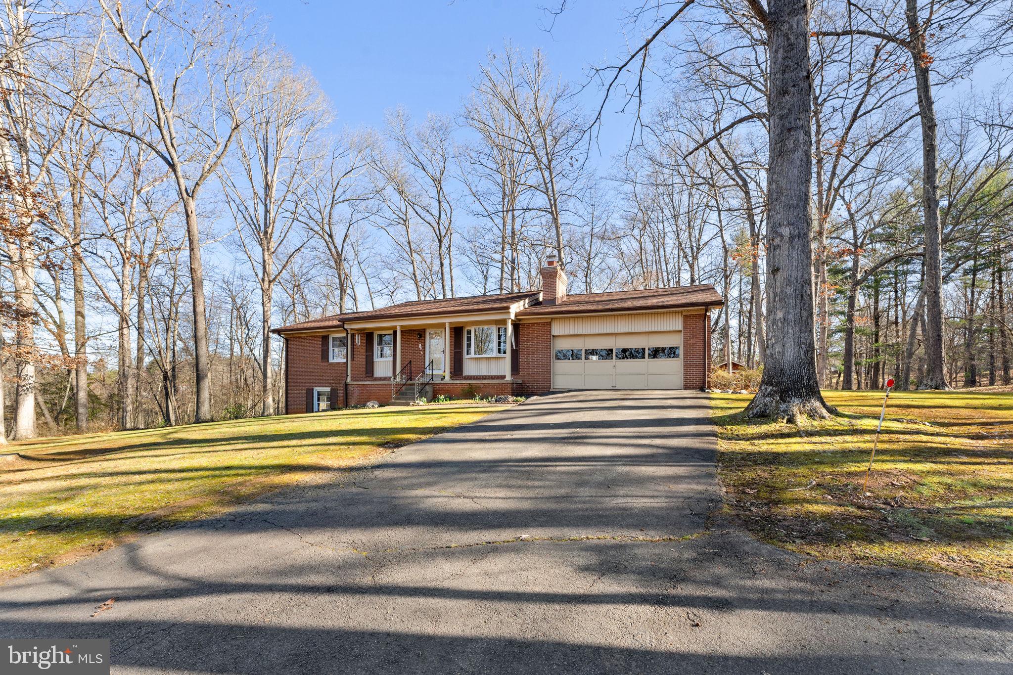 9289 Lees Ridge Road Warrenton, VA 20186 - Photo 2 of 30 Gallery Image 2