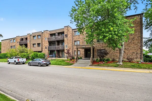 $239,900 | 1150 East Randville Drive, Unit 1F, Palatine, IL 60074
