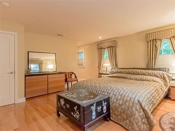 5 Byfield Road Newton, MA 02468 - Photo 11 of 30