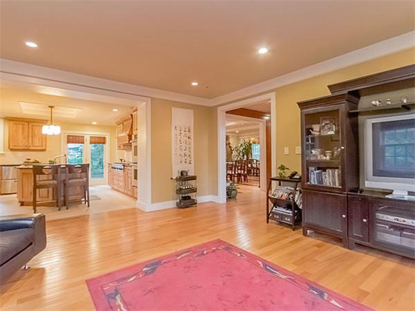 5 Byfield Road Newton, MA 02468 - Photo 4 of 30
