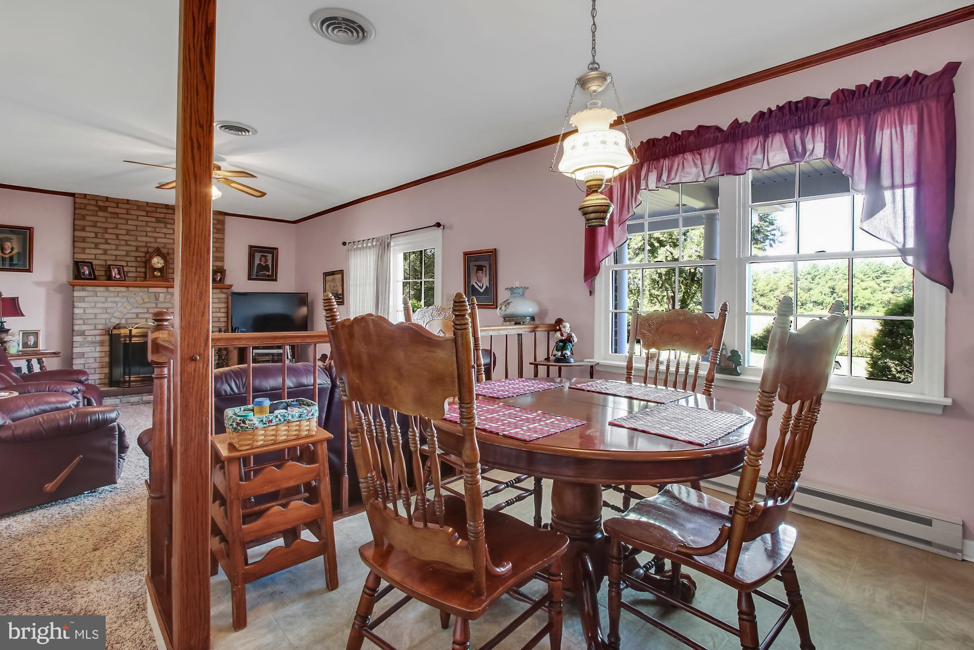22364 Durberry Road Smithsburg, MD 21783 - Photo 12 of 37 Eat in kitchen