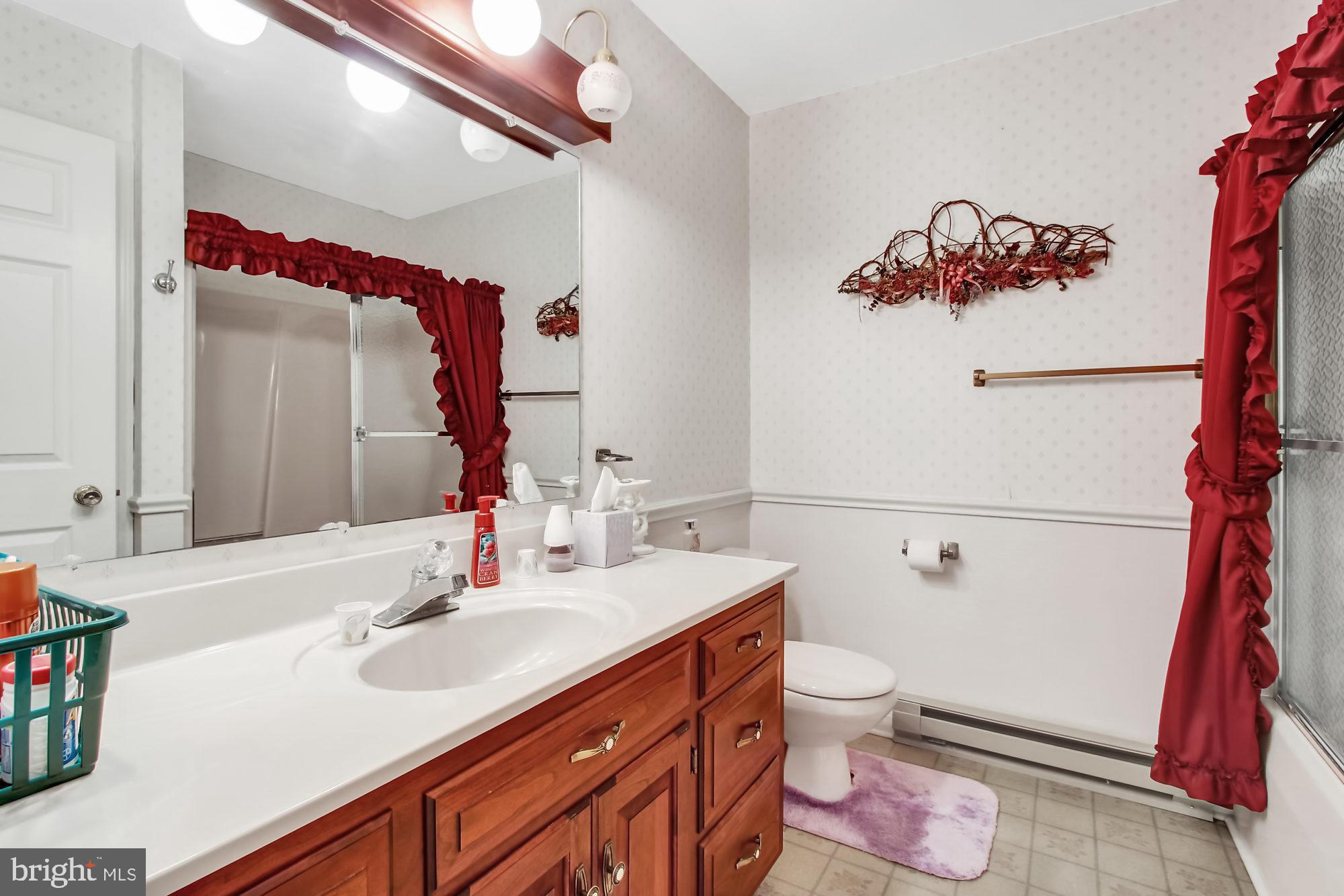 22364 Durberry Road Smithsburg, MD 21783 - Photo 20 of 37 Bathroom