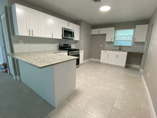$3,500 | 9121 Bamboo Drive, Palm Beach Gardens, FL 33410