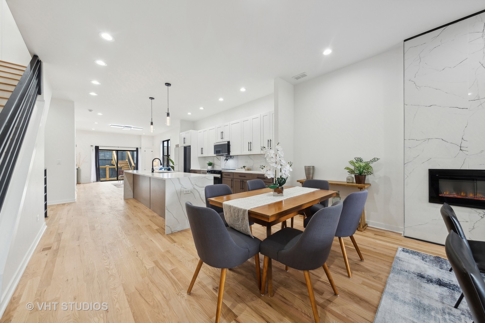 1223 North Harding Avenue Chicago, IL 60651 - Photo 4 of 38