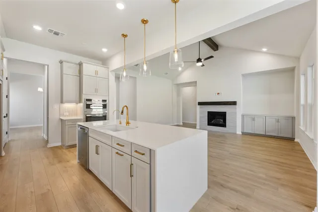 $779,766 | 7608 Montage Drive, Austin, TX 78738