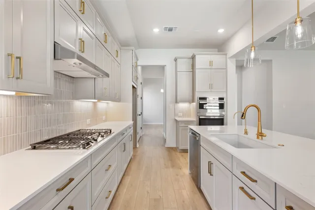 $779,766 | 7608 Montage Drive, Austin, TX 78738