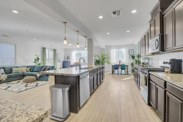 $835,000 | 871 Cordoba Way, Hollister, CA 95023