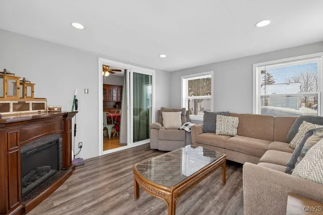 $194,900 | 1101 Sidney Street, Camillus, NY 13219