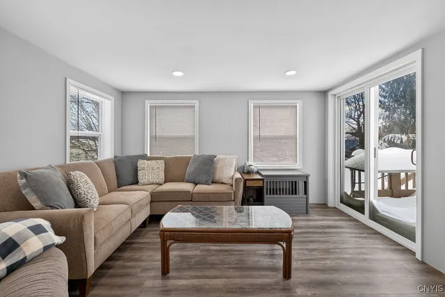 $194,900 | 1101 Sidney Street, Camillus, NY 13219