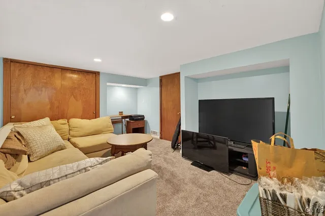 $194,900 | 1101 Sidney Street, Camillus, NY 13219