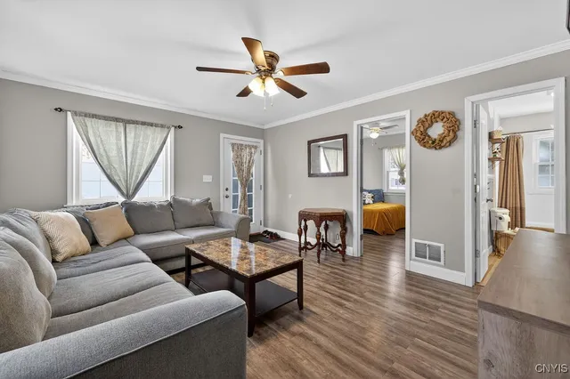 $194,900 | 1101 Sidney Street, Camillus, NY 13219