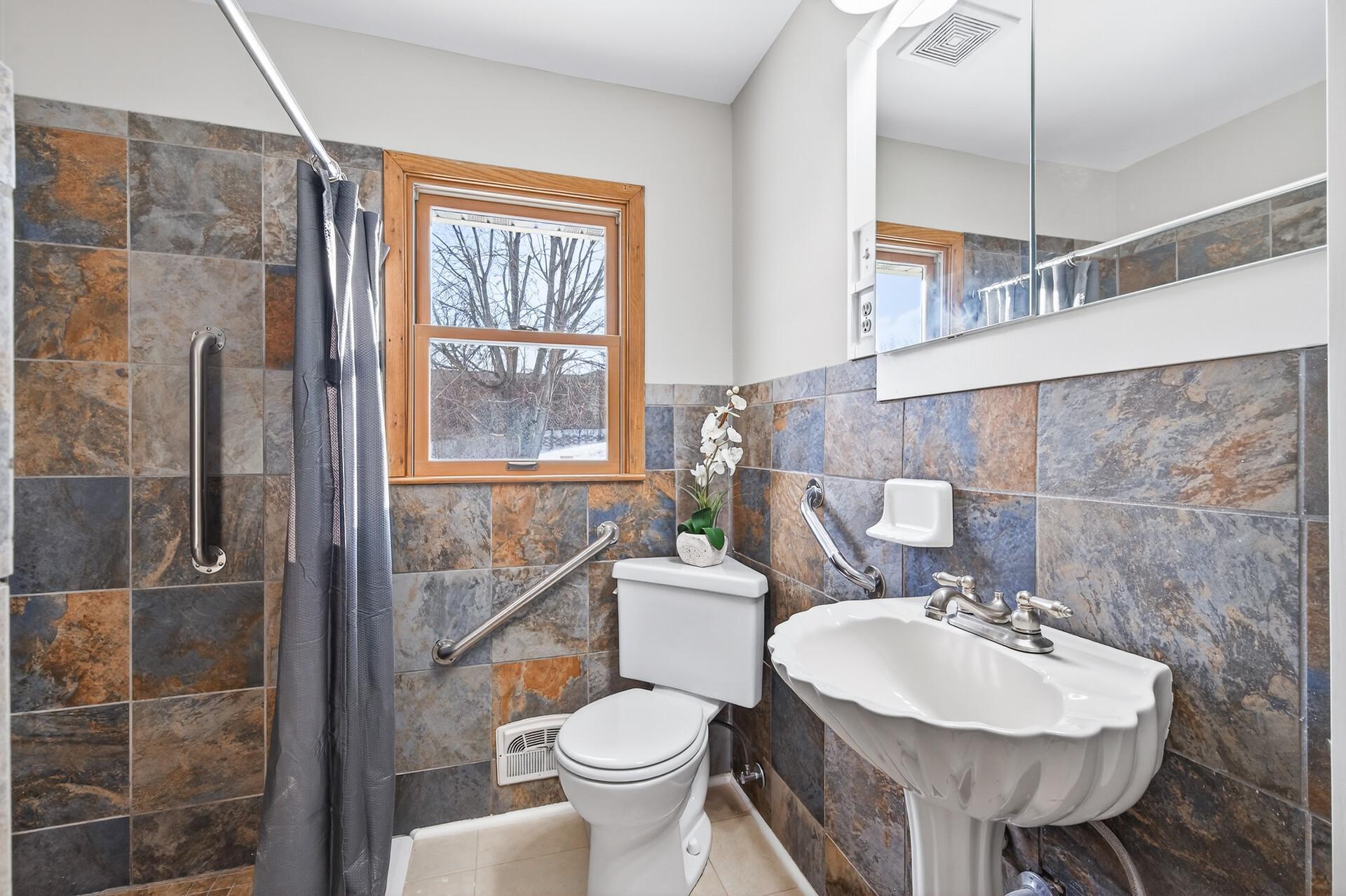 1790 Oakcrest Avenue Roseville, MN 55113 - Photo 18 of 51