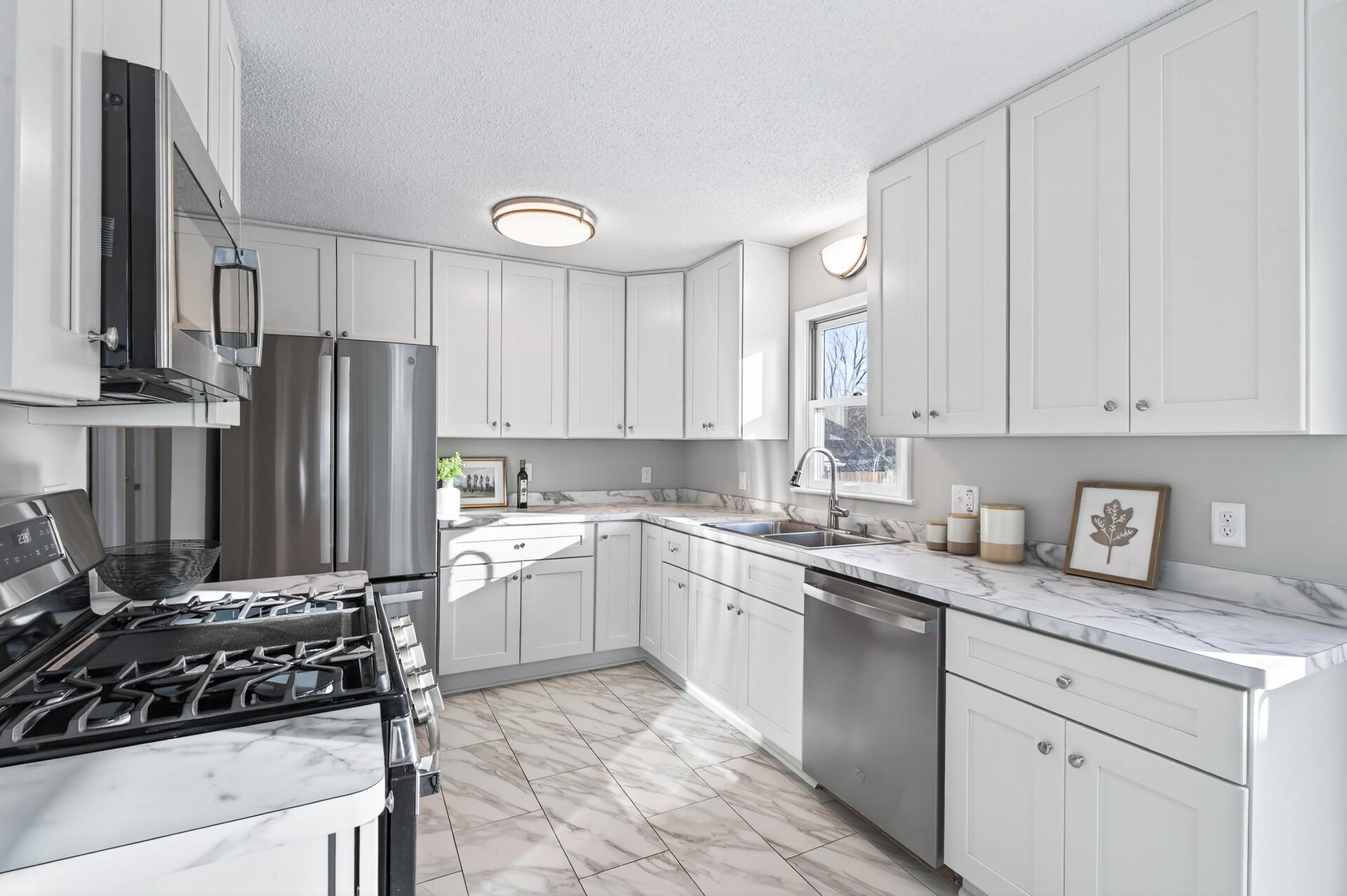 1790 Oakcrest Avenue Roseville, MN 55113 - Photo 2 of 51