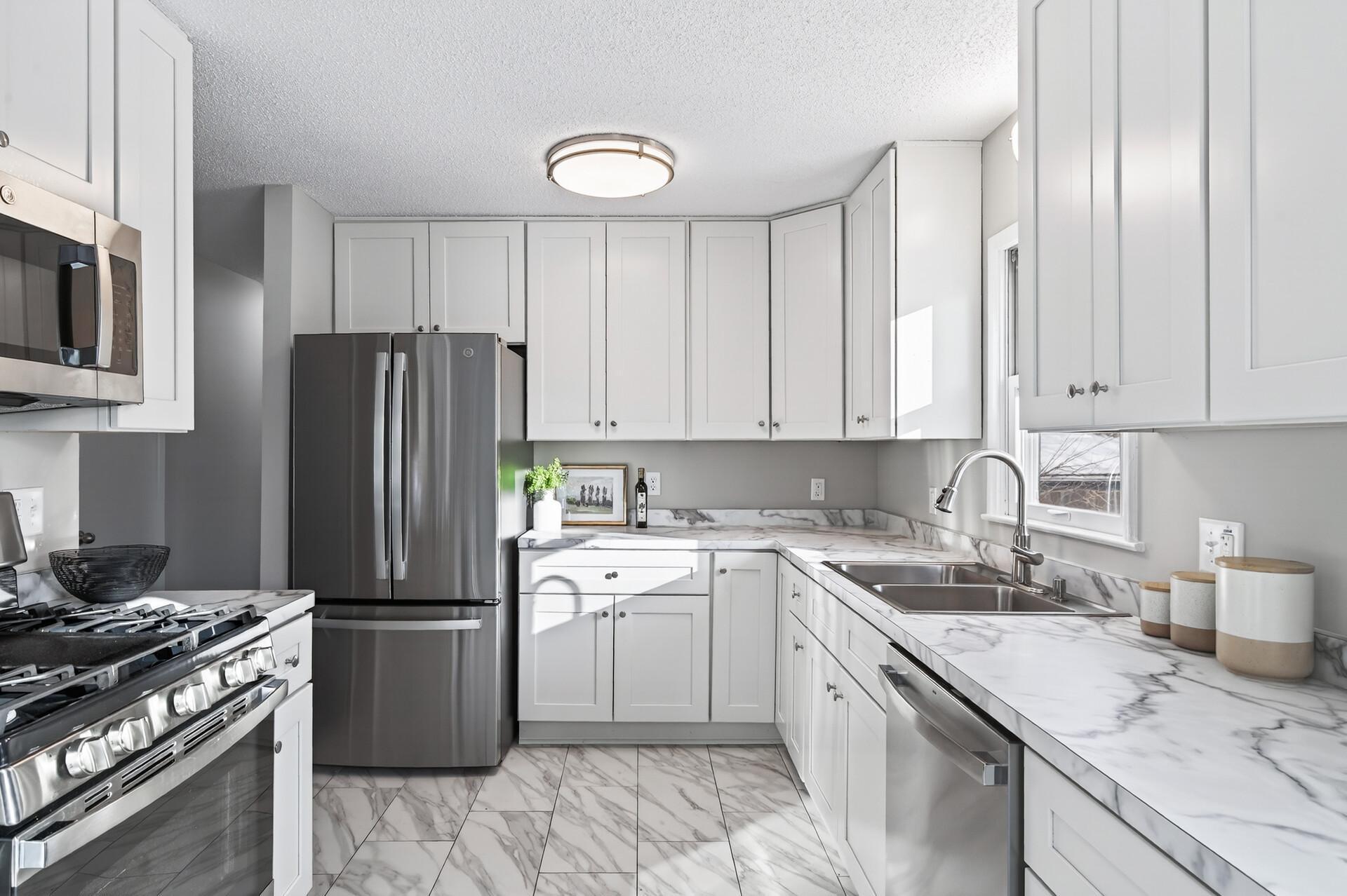 1790 Oakcrest Avenue Roseville, MN 55113 - Photo 4 of 51