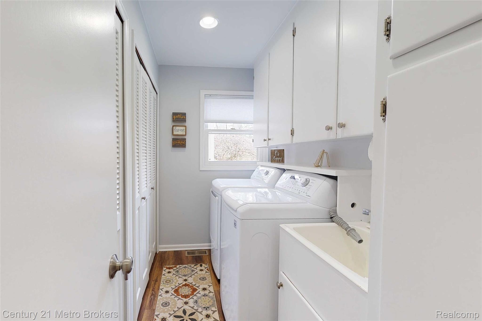 6160 Kings Scepter Road Grand Blanc, MI 48439 - Photo 40 of 55 6160-King-Scepter-Rd-Laundry.jpg