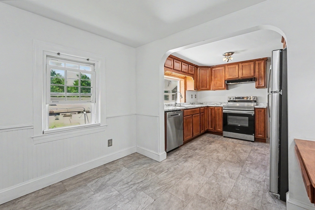 25 Moynihan Road Hamilton, MA 01982 - Photo 11 of 42