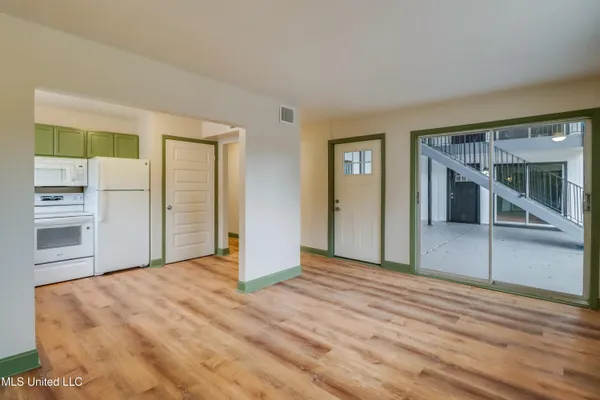$1,025 | 150 Pat Harrison Street, Unit 3, Biloxi, MS 39530