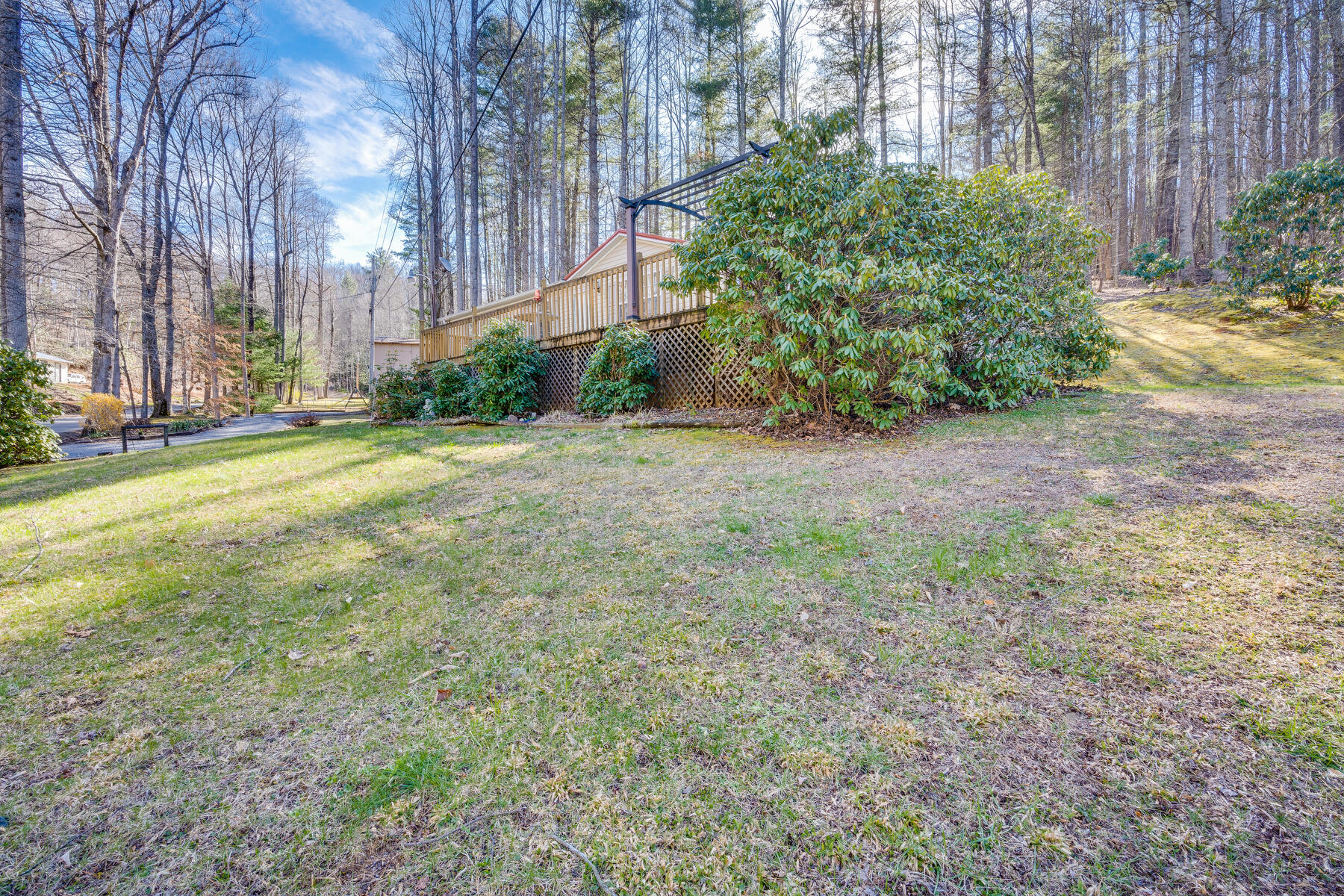 202 Taylor Hollow Road Elizabethton, TN 37643 - Photo 3 of 35 003