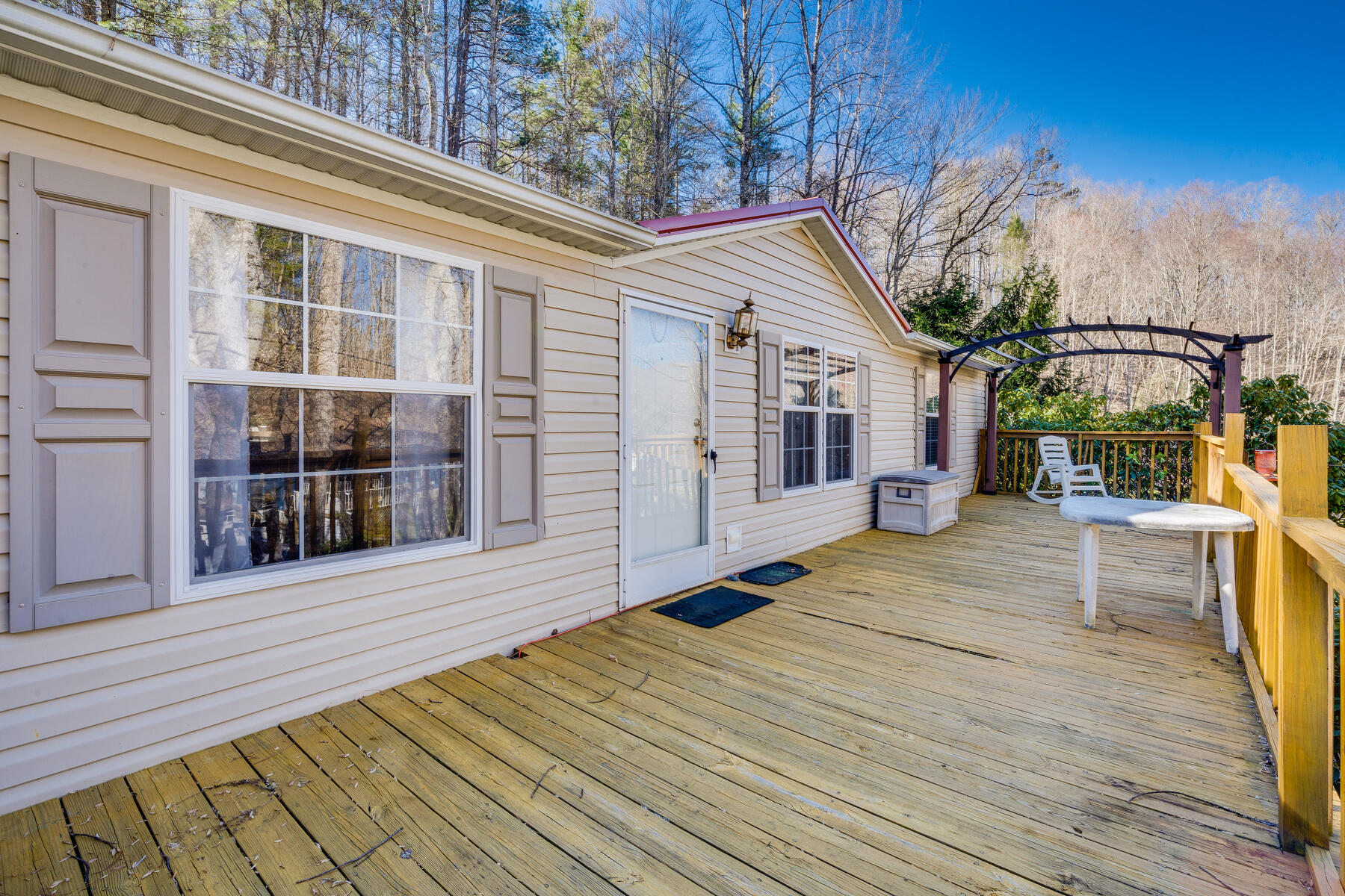 202 Taylor Hollow Road Elizabethton, TN 37643 - Photo 4 of 35 004