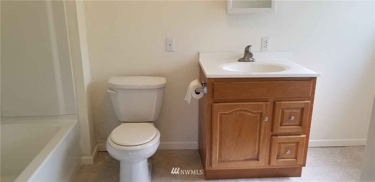 2809 Russell Road Centralia, WA 98531 - Photo 13 of 15 Gallery Image 13