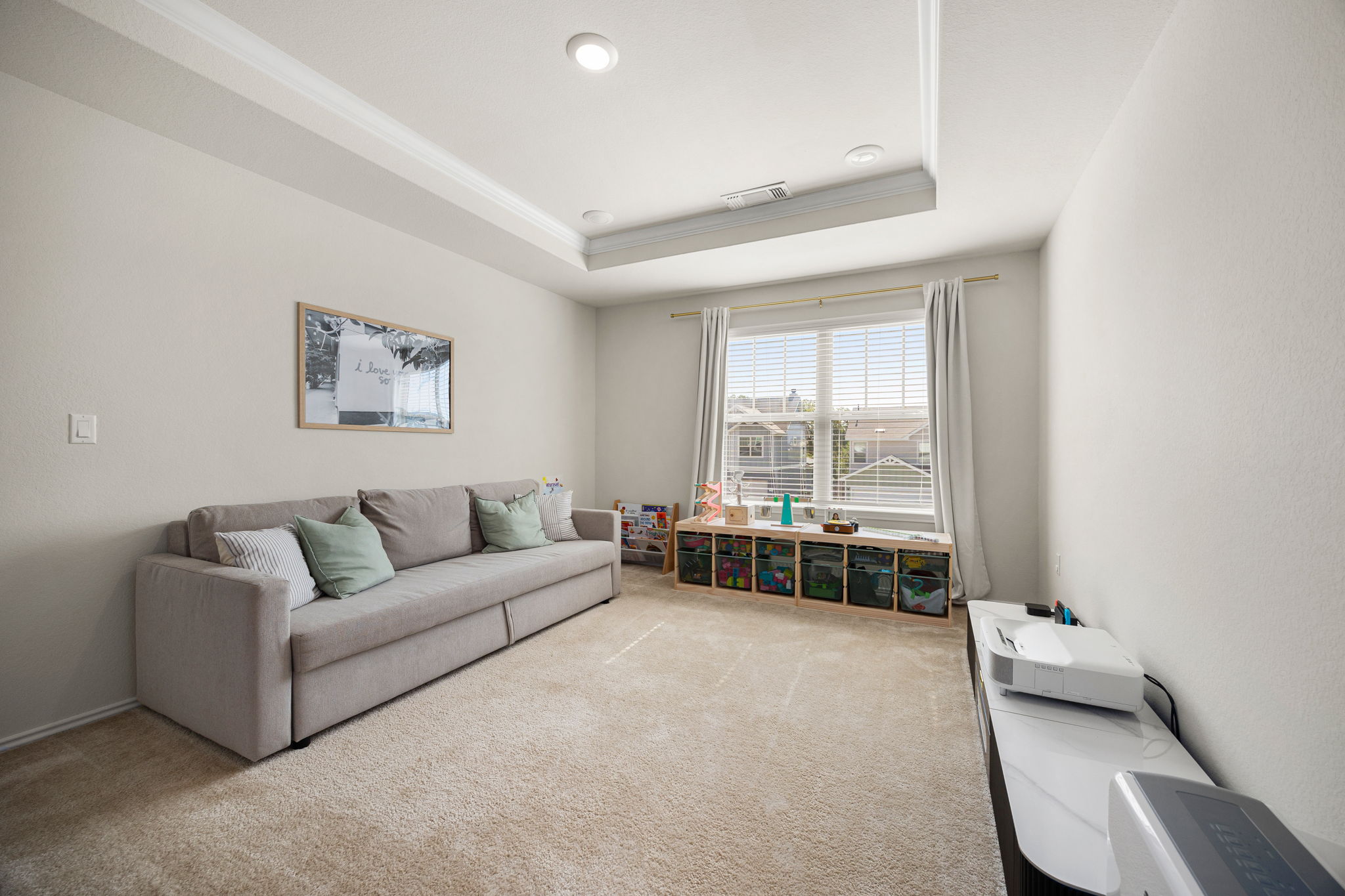 6808 Ellsworth Walk Austin, TX 78724 - Photo 23 of 40 a living room with furniture and a large window