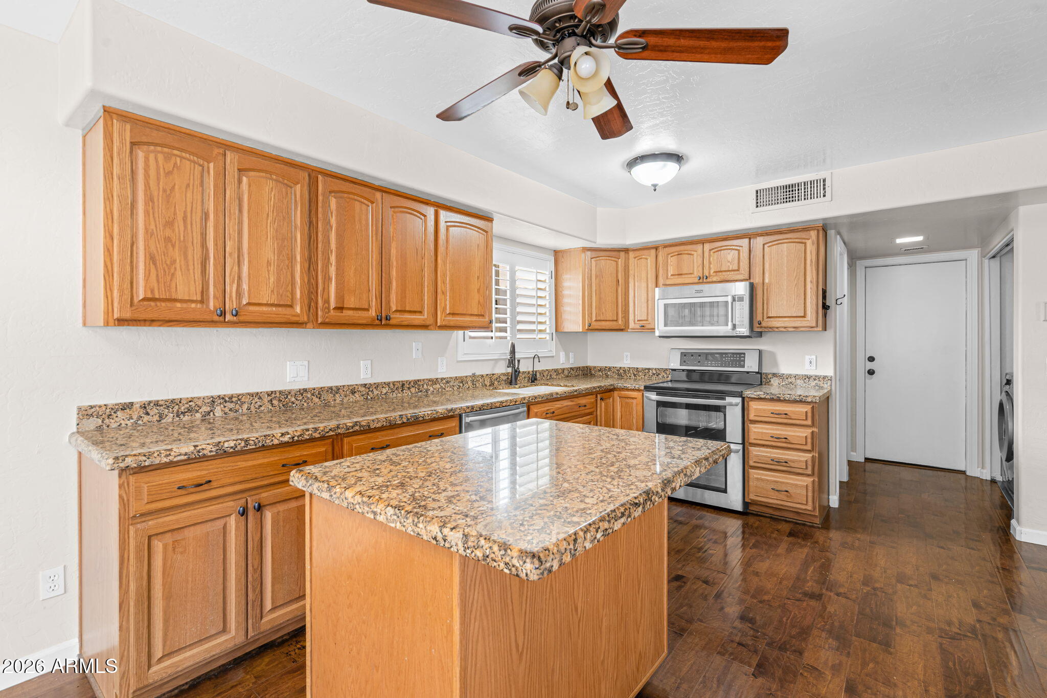1767 West Encinas Street Gilbert, AZ 85233 - Photo 12 of 42 14-web-or-mls-DSC06054