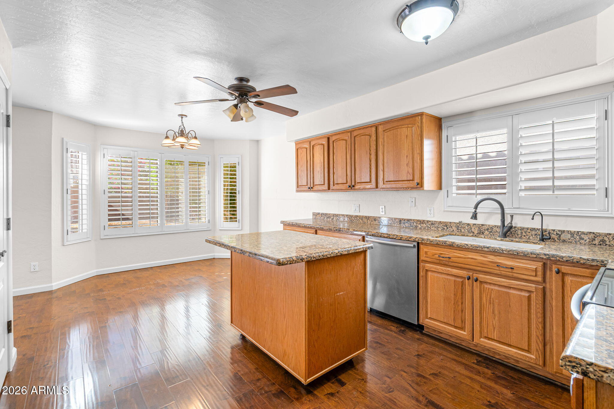 1767 West Encinas Street Gilbert, AZ 85233 - Photo 16 of 42 18-web-or-mls-DSC06074